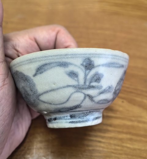 古玩陶瓷青花花卉紋茶碗真品鑒賞圖