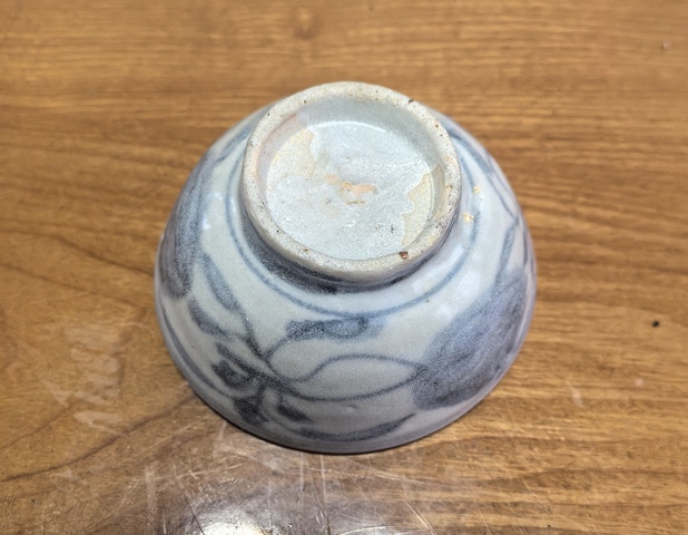 古玩陶瓷青花花卉紋茶碗真品鑒賞圖