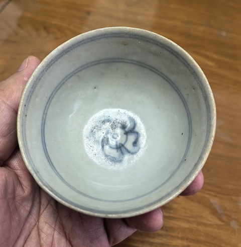 古玩陶瓷青花花卉紋茶碗真品鑒賞圖