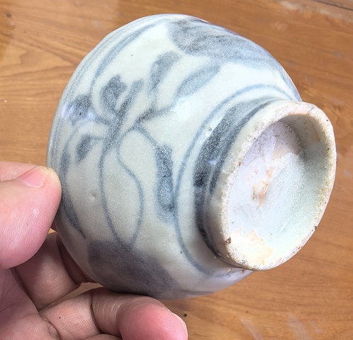 古玩陶瓷青花花卉紋茶碗真品鑒賞圖