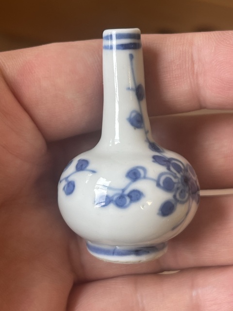 古玩陶瓷青花瓶真品鑒賞圖