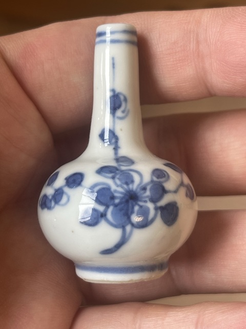 古玩陶瓷青花瓶真品鑒賞圖