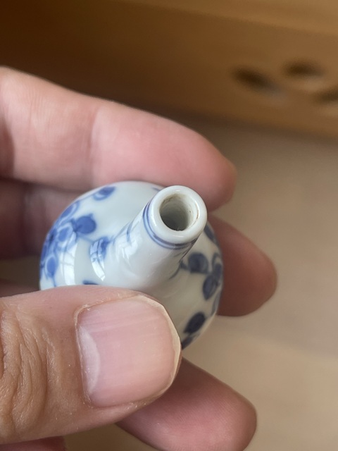 古玩陶瓷青花瓶真品鑒賞圖