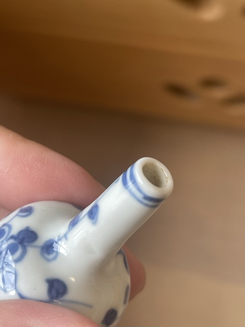 古玩陶瓷青花瓶真品鑒賞圖