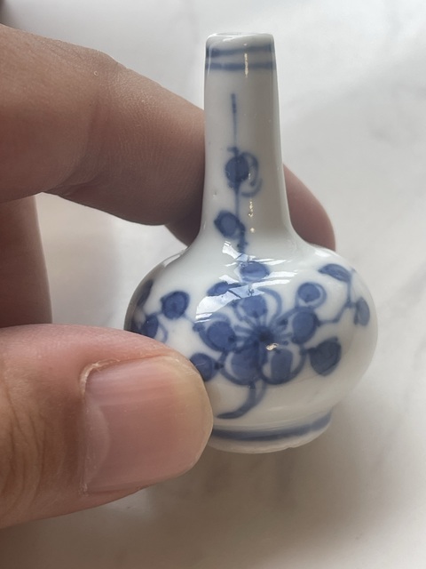 古玩陶瓷青花瓶真品鑒賞圖