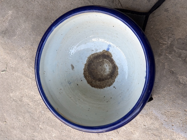 古玩陶瓷霽藍釉三乳足缽式香爐真品鑒賞圖