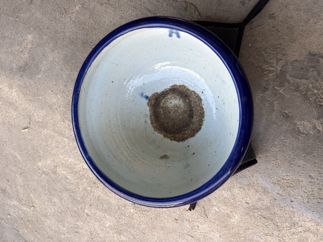 古玩陶瓷霽藍釉三乳足缽式香爐真品鑒賞圖