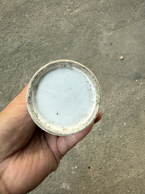 古玩陶瓷加官進(jìn)爵粉彩筆筒真品鑒賞圖