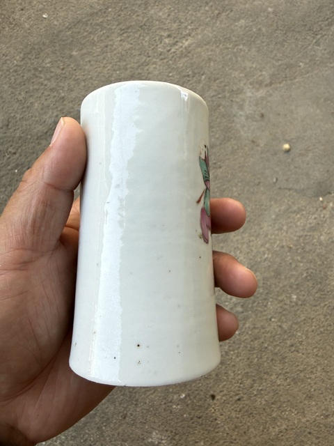 古玩陶瓷加官進(jìn)爵粉彩筆筒真品鑒賞圖