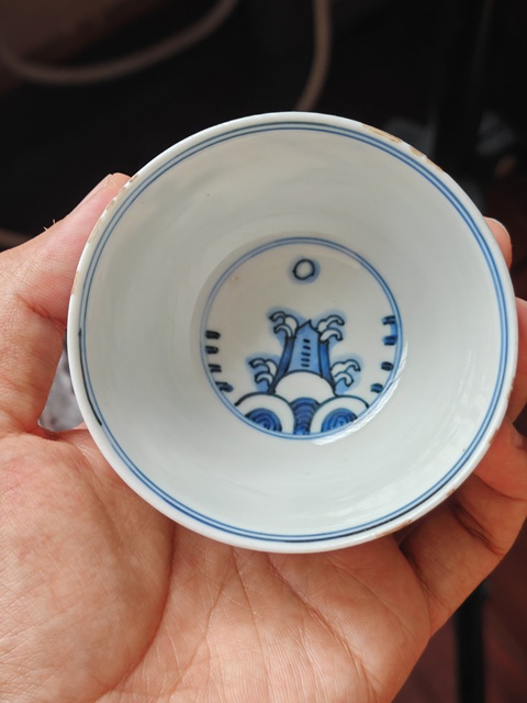 古玩陶瓷民國青花杯真品鑒賞圖
