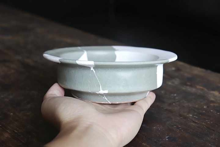 古玩陶瓷罕見館藏級南宋官窯天青色板沿洗拍賣，當前價格98000元