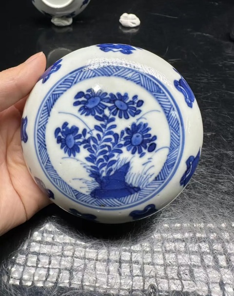 古玩陶瓷粉盒真品鑒賞圖