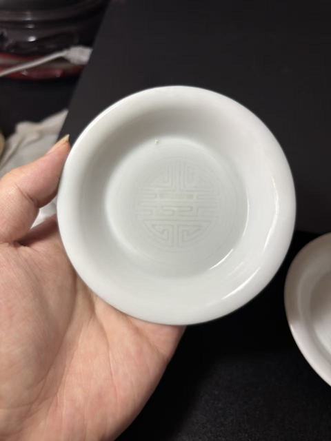 古玩陶瓷白釉印花盤真品鑒賞圖