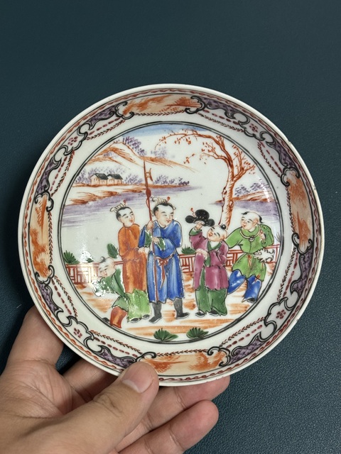 古玩陶瓷人物紋廣彩盤真品鑒賞圖