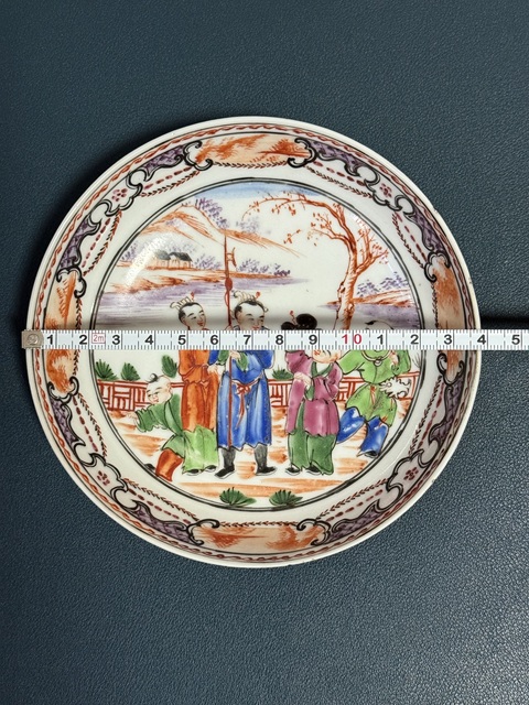 古玩陶瓷人物紋廣彩盤真品鑒賞圖