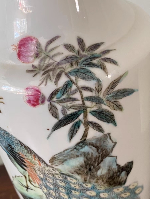 古玩陶瓷民國 余竹青繪新粉彩花鳥紋瓶拍賣,當前價格11111元