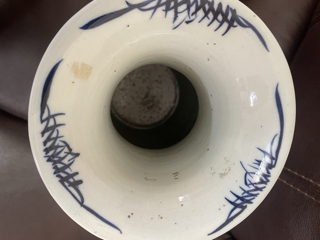 古玩陶瓷晚清英雄獨立青花瓶真品鑒賞圖