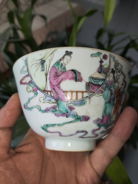 古玩陶瓷粉彩人物故事紋茶杯真品鑒賞圖