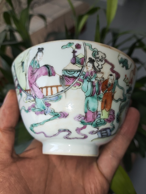 古玩陶瓷粉彩人物故事紋茶杯真品鑒賞圖