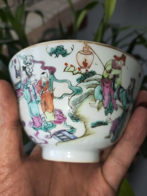 古玩陶瓷粉彩人物故事紋茶杯真品鑒賞圖