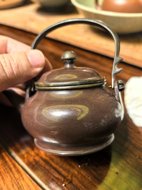 古玩陶瓷提梁壺真品鑒賞圖