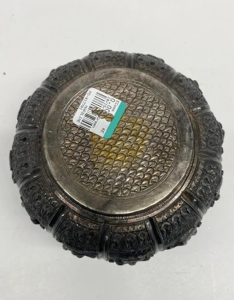 古玩雜項清代東南亞蓮花紋銀碗或底托真品鑒賞圖