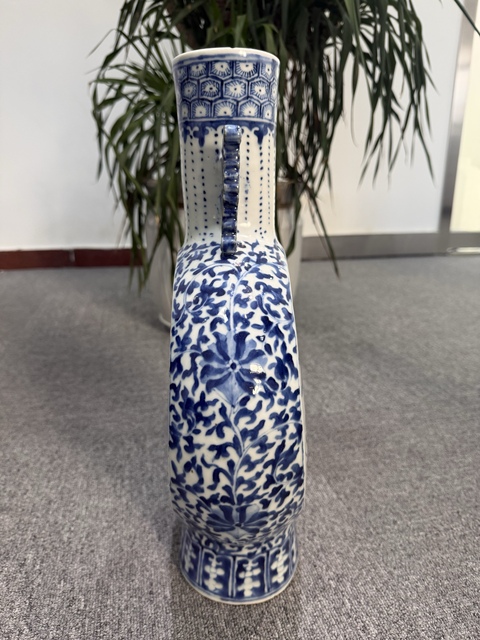 古玩陶瓷龍紋青花抱月瓶拍賣,當前價格12500元