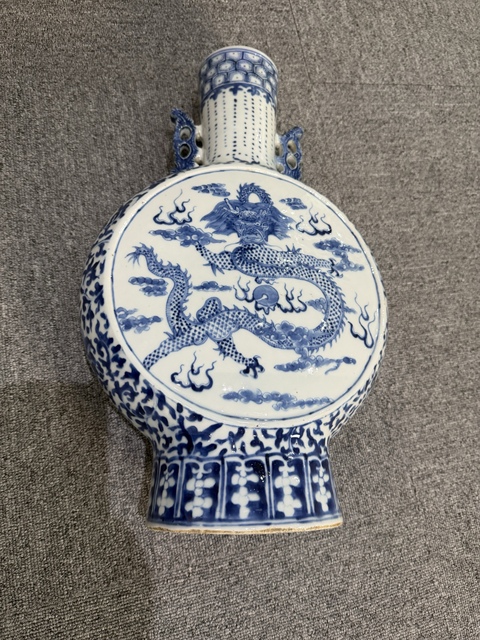 古玩陶瓷龍紋青花抱月瓶拍賣,當前價格12500元