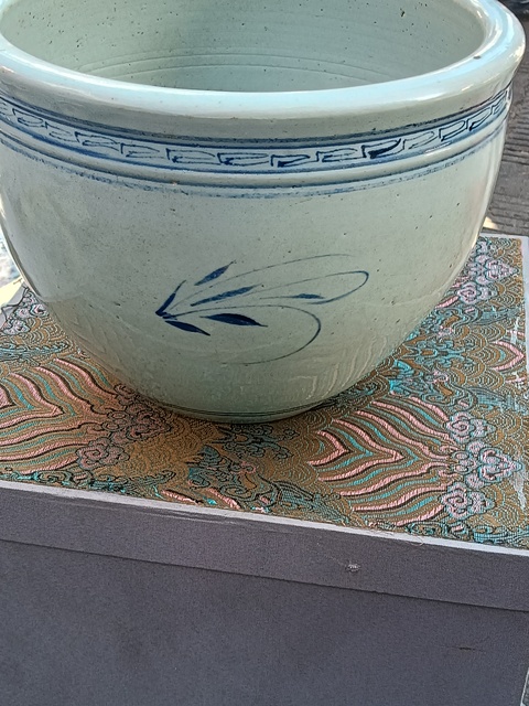 古玩陶瓷麒麟送子青花缸真品鑒賞圖