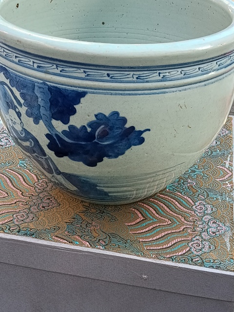 古玩陶瓷麒麟送子青花缸真品鑒賞圖