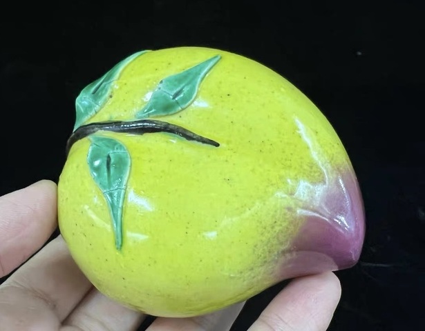 古玩陶瓷粉彩仿生瓷塑桃真品鑒賞圖
