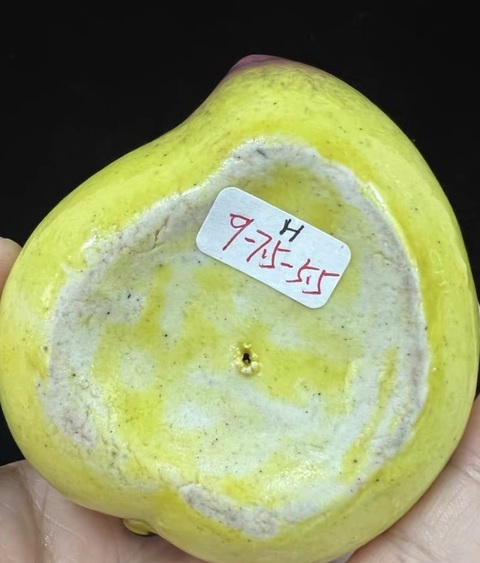 古玩陶瓷粉彩仿生瓷塑桃真品鑒賞圖