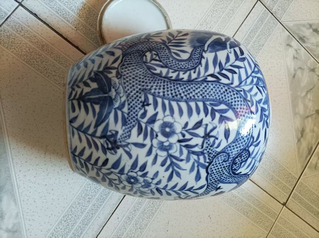 古玩陶瓷花間龍紋青花罐真品鑒賞圖