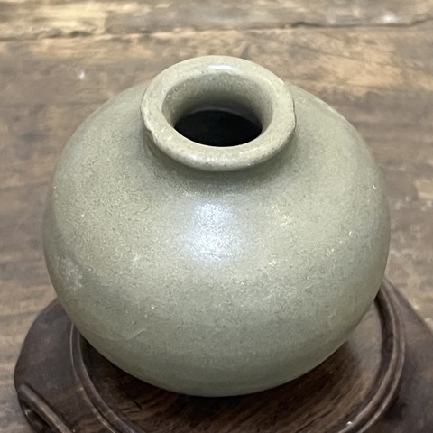 古玩陶瓷龍泉窯青釉水盂真品鑒賞圖