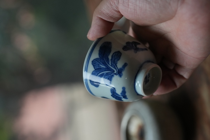 古玩陶瓷萊菔紋青花杯真品鑒賞圖