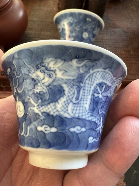 古玩陶瓷龍紋青花杯真品鑒賞圖
