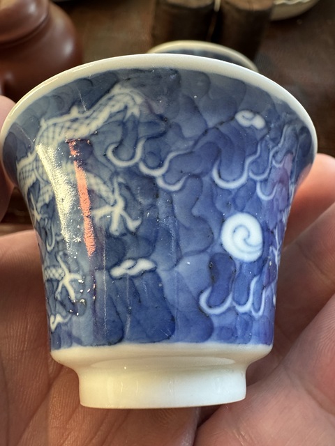 古玩陶瓷龍紋青花杯真品鑒賞圖
