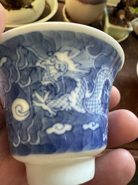 古玩陶瓷龍紋青花杯真品鑒賞圖
