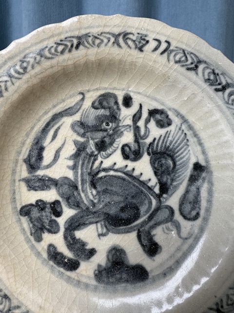 古玩陶瓷麒麟望月青花盤真品鑒賞圖