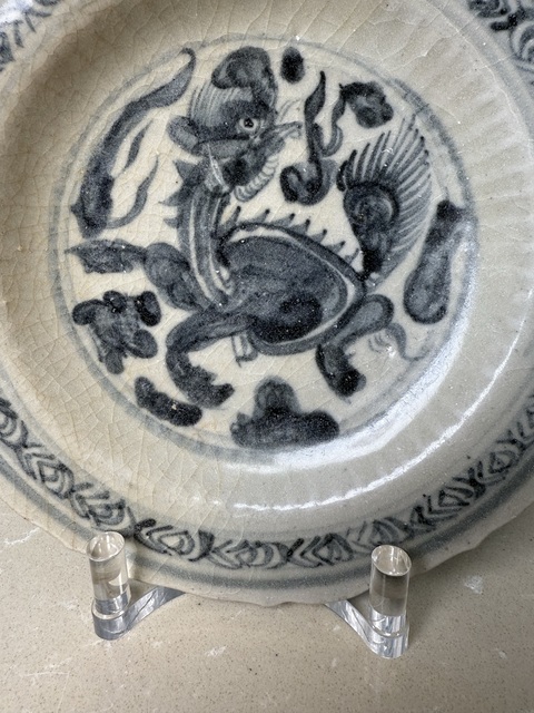 古玩陶瓷麒麟望月青花盤真品鑒賞圖