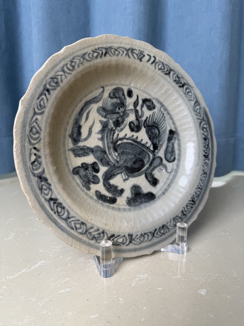古玩陶瓷麒麟望月青花盤真品鑒賞圖