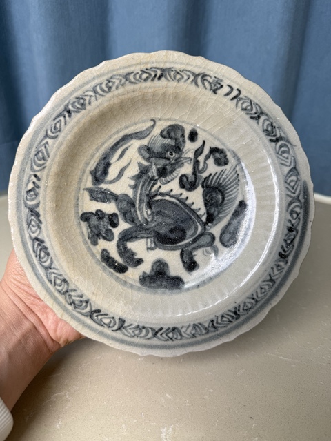 古玩陶瓷麒麟望月青花盤真品鑒賞圖