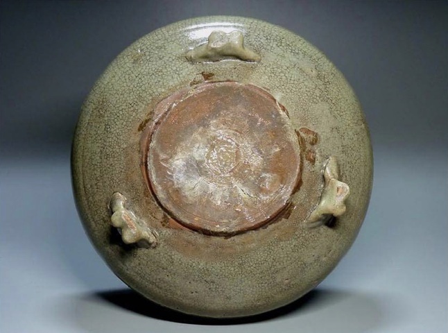 古玩陶瓷龍泉窯青釉三足香爐真品鑒賞圖
