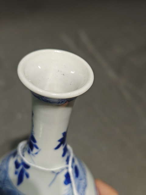 古玩陶瓷青花博古清供長頸瓶真品鑒賞圖