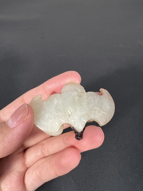 古玩玉器和田玉雕“蝙蝠佩”真品鑒賞圖