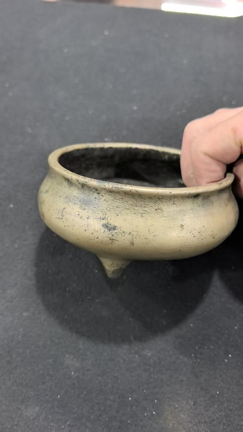 古玩銅器鬲式爐真品鑒賞圖