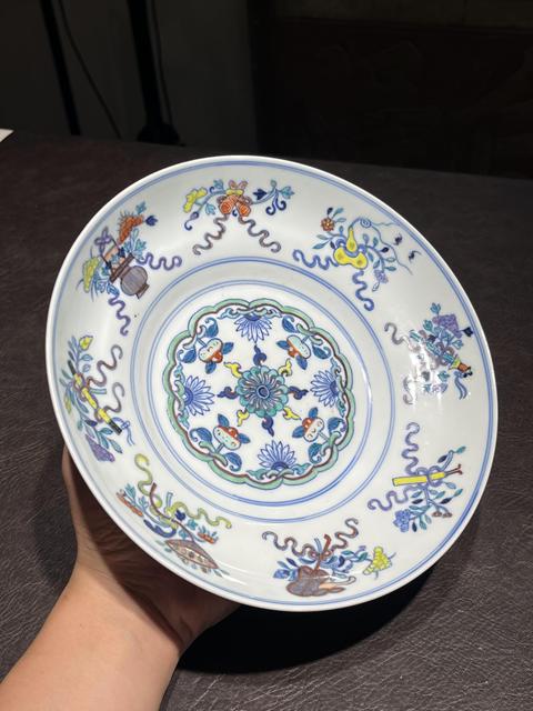 古玩陶瓷斗彩花卉紋折腰盤真品鑒賞圖