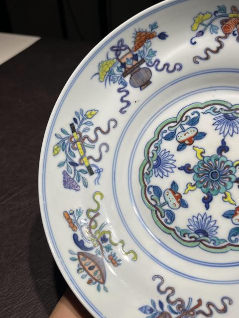 古玩陶瓷斗彩花卉紋折腰盤真品鑒賞圖