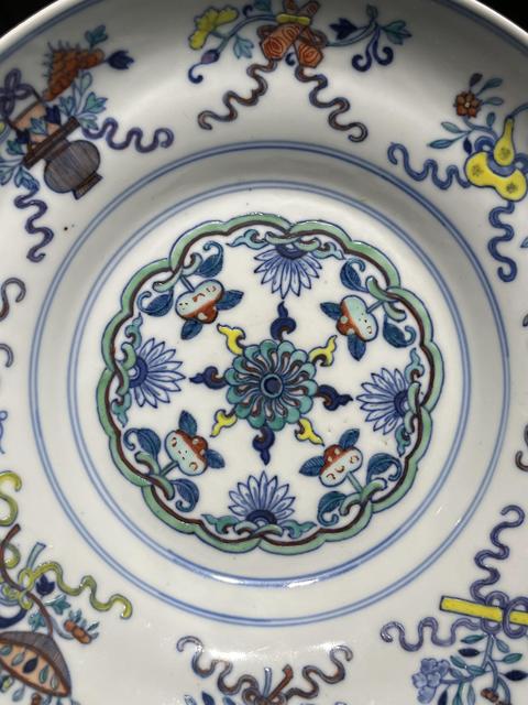 古玩陶瓷斗彩花卉紋折腰盤真品鑒賞圖