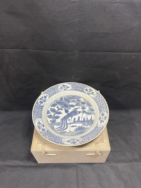 古玩陶瓷青花鳳穿牡丹圖盤真品鑒賞圖